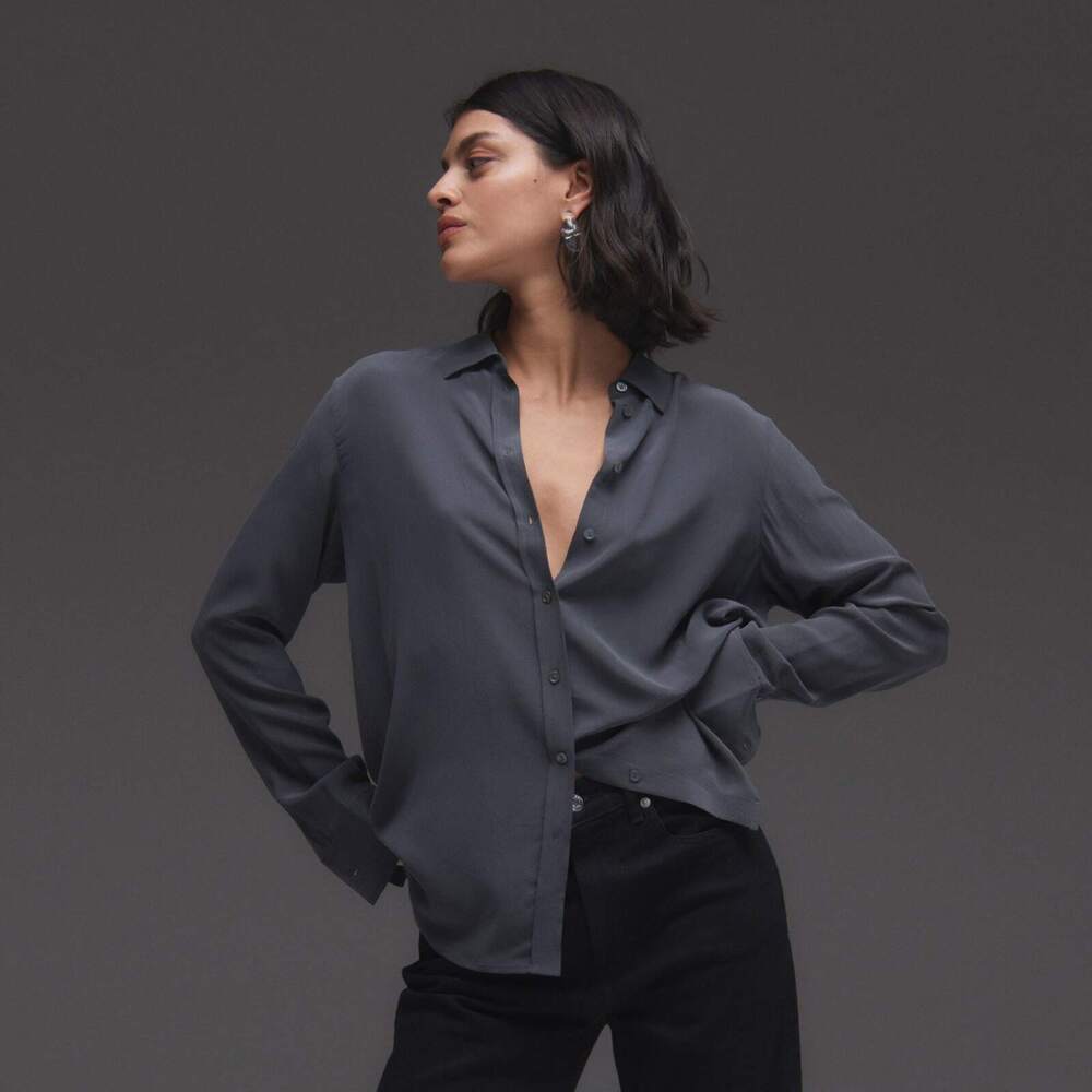 Everlane The Must-Have Shirt in Washable Silk Grey Base - Size 00